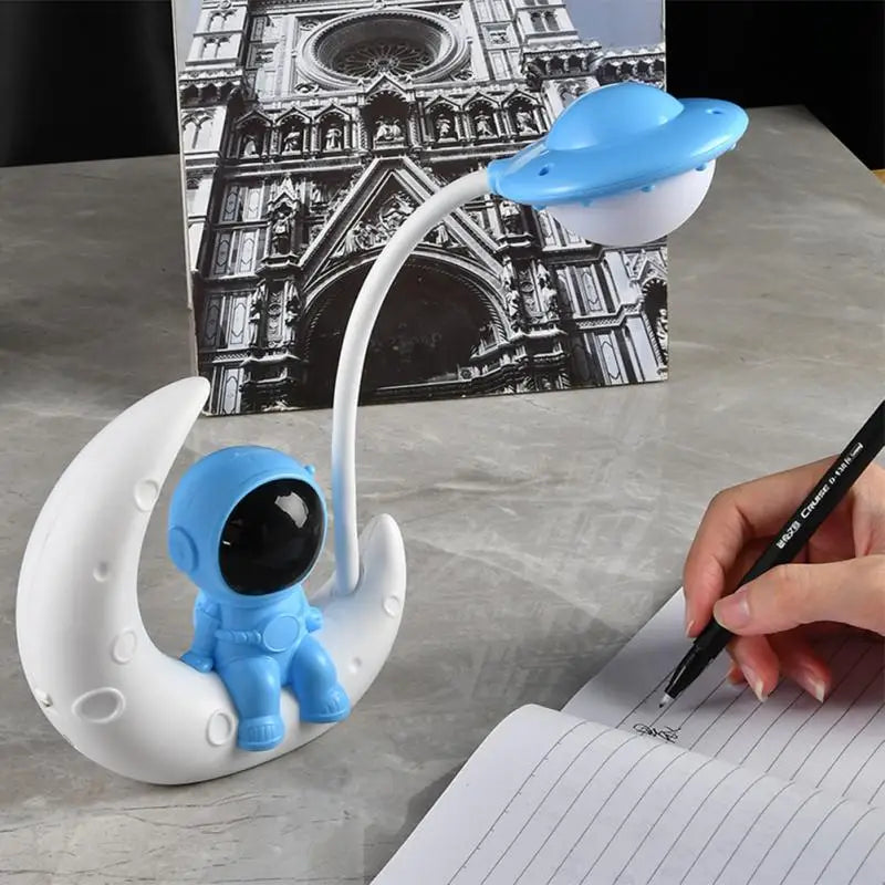 Creative Spaceman Table Lamp